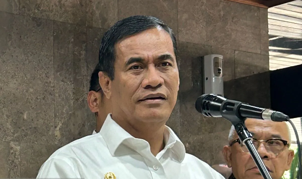 Agriculture Minister Andi Amran Sulaiman 2